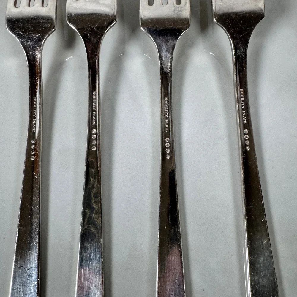Set of 4 Oneida Nobility Plate Silver‎ Plated Dinner Forks Caprice Floral Lot 1